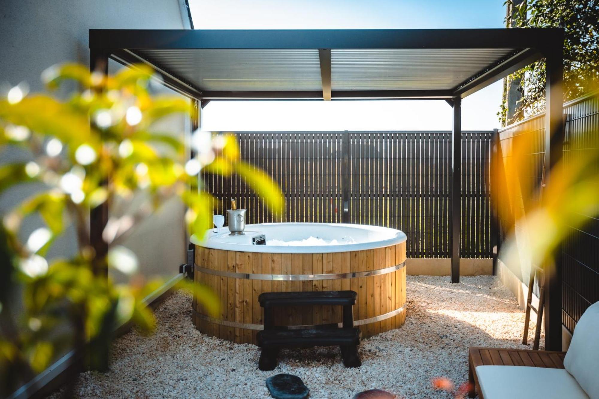 Loft Du Pain Avec Spa Privatif Druye Exterior photo